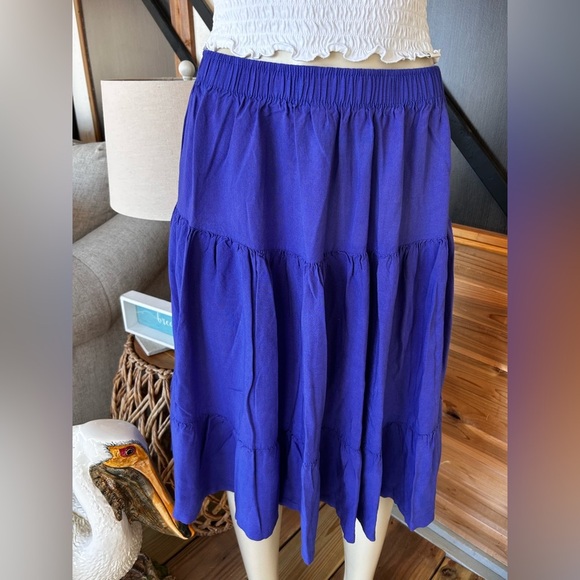 Clio size large color Blueberry skirt
Preloved elas waistband - Picture 3 of 6